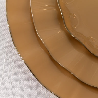 Perfectly Sized Round Gold Disposable Dinner Plates Perfectly Sized Round Gold Disposable Dinner Plates