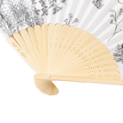 Using Folding Fans at Events Using Folding Fans at Events