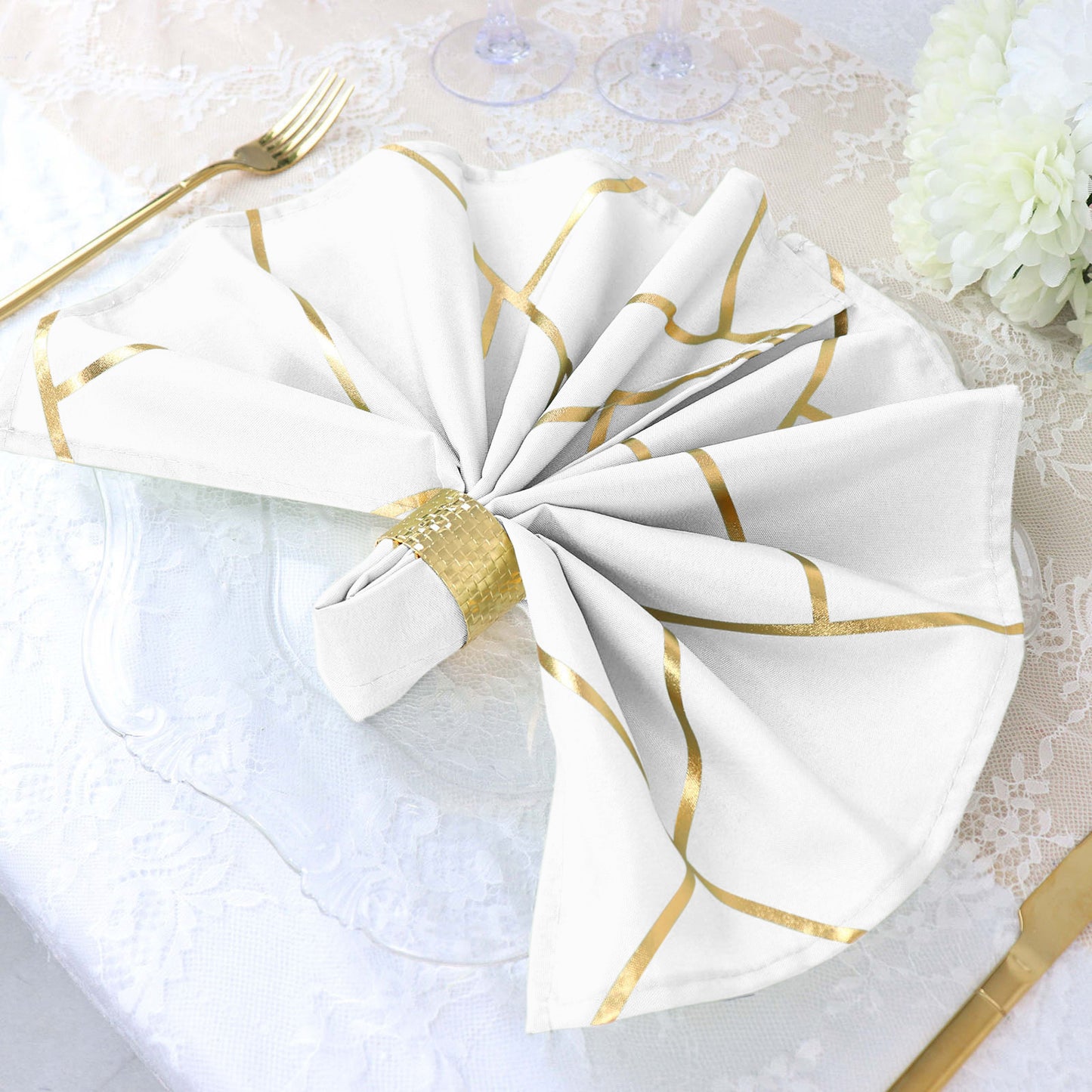Modern white and geometric gold dinner napkin set, 20"x20", perfect for elegant dining.