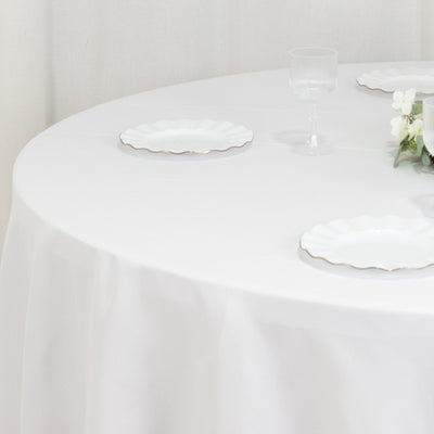Stylish and Seamless White Tablecloth Stylish and Seamless White Tablecloth