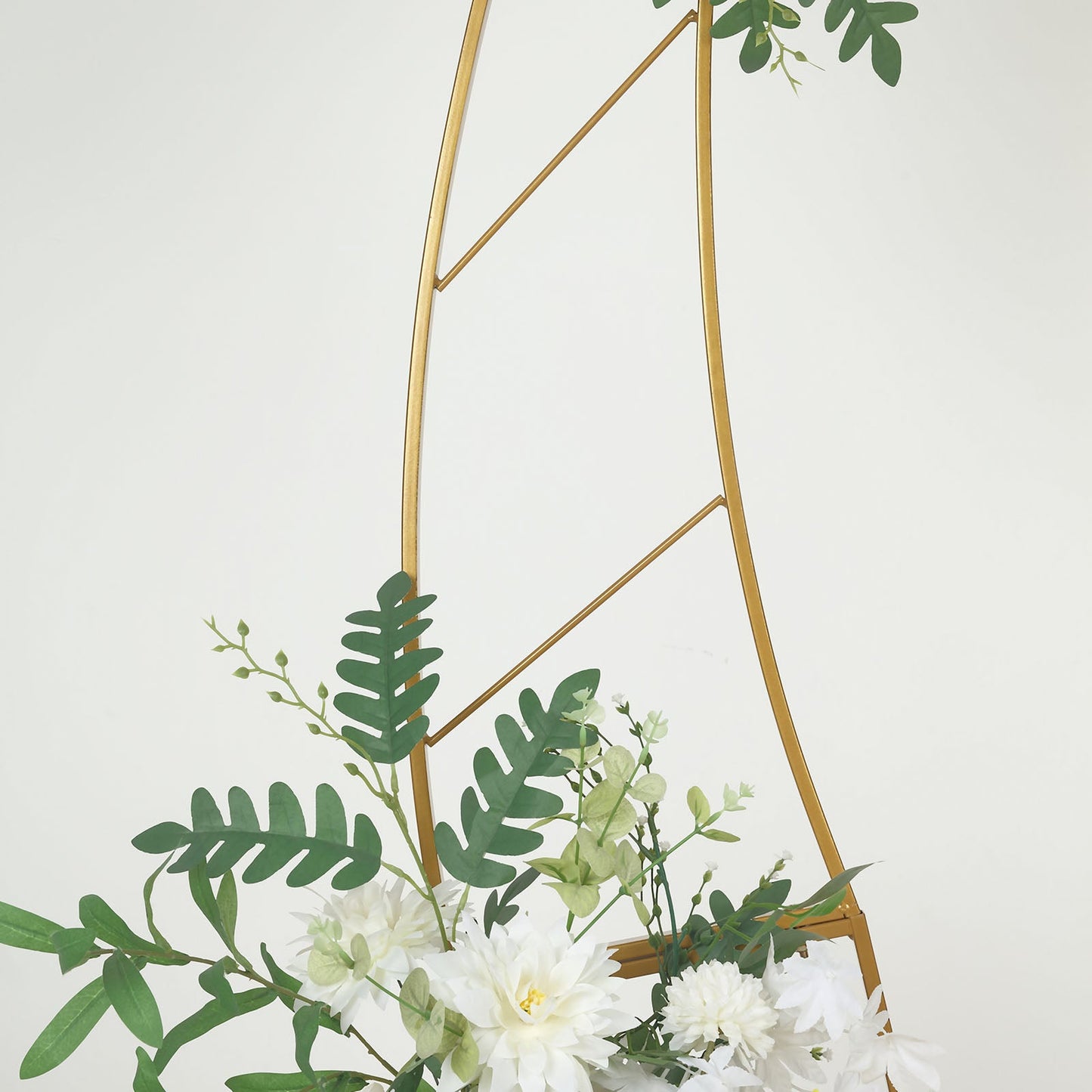 Gold Metal 8 Feet Wedding Aisle Stand Curved