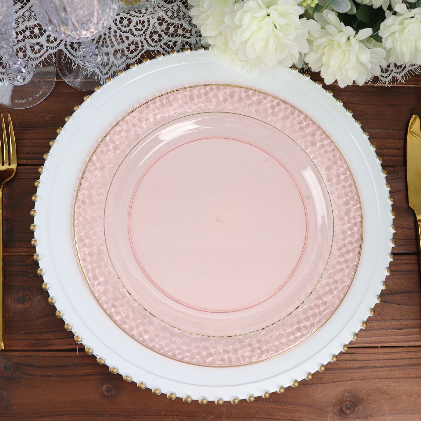 10 Inch Plastic Plates In Blush Rose With Hammered Gold Rim