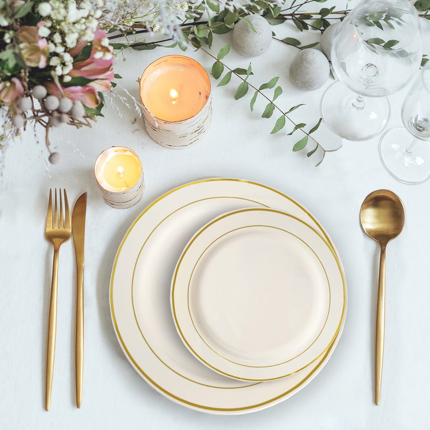 6 Inch Disposable Ivory Plastic Dessert Plates With Tres Chic Gold Rim 10 Pack