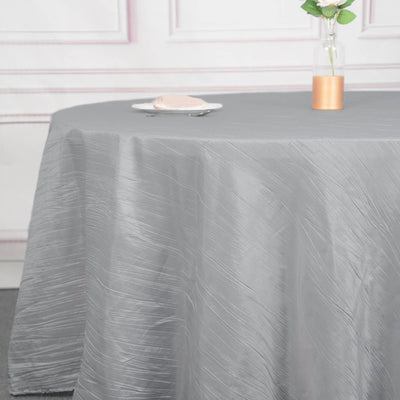 Versatile Décor Options with Silver Taffeta Versatile Décor Options with Silver Taffeta
