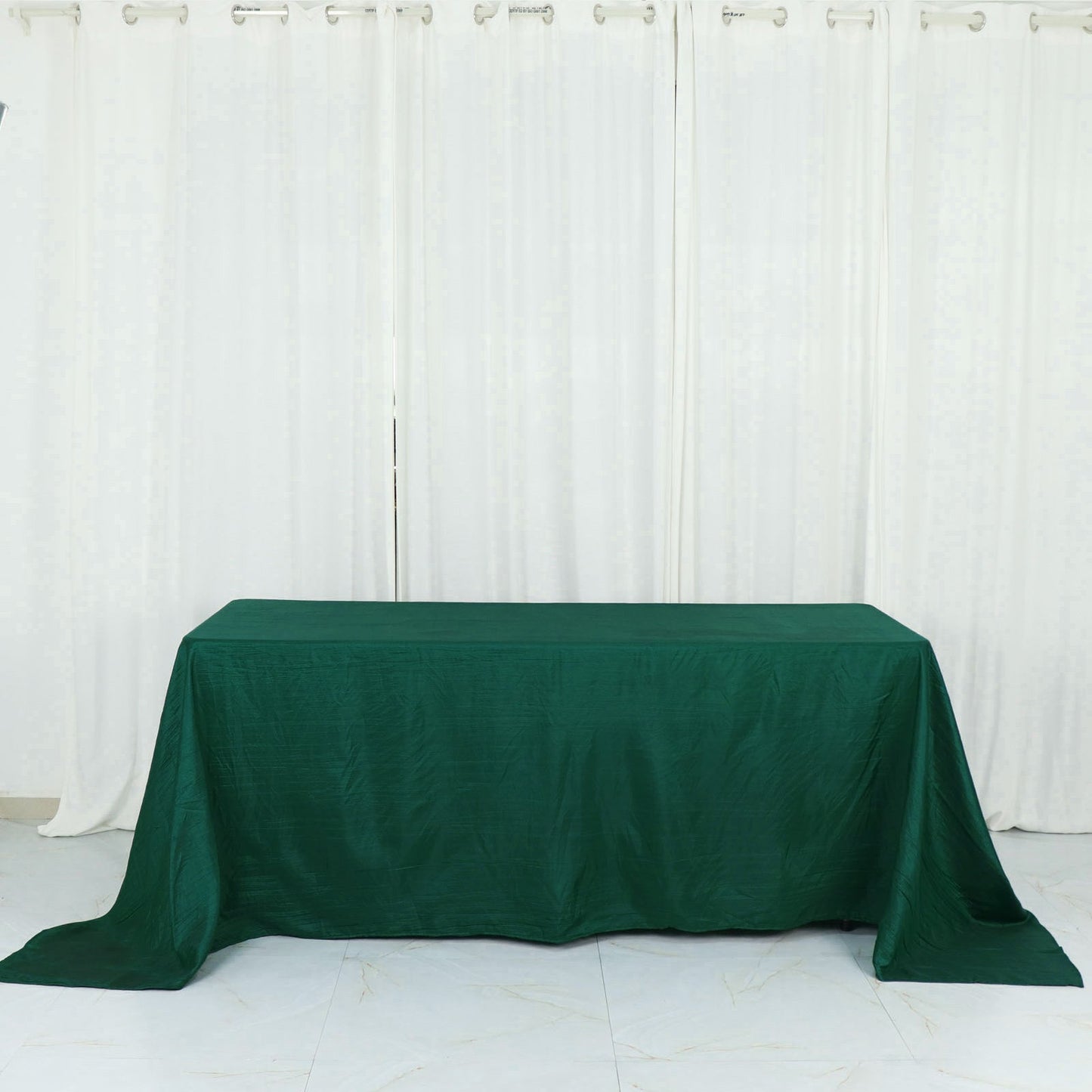 90"x132" Hunter Emerald Green Accordion Crinkle Taffeta Seamless Rectangular Tablecloth