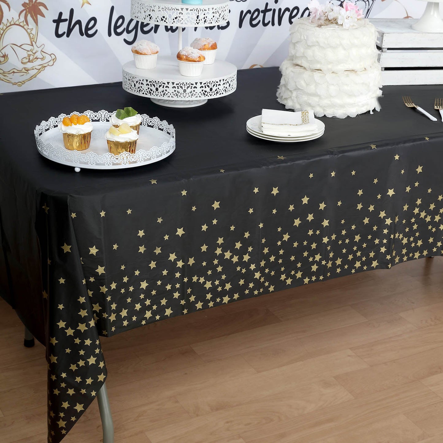 Rectangle Plastic Tablecloth Black And Gold Stars Sprinkled 108 Inch Waterproof