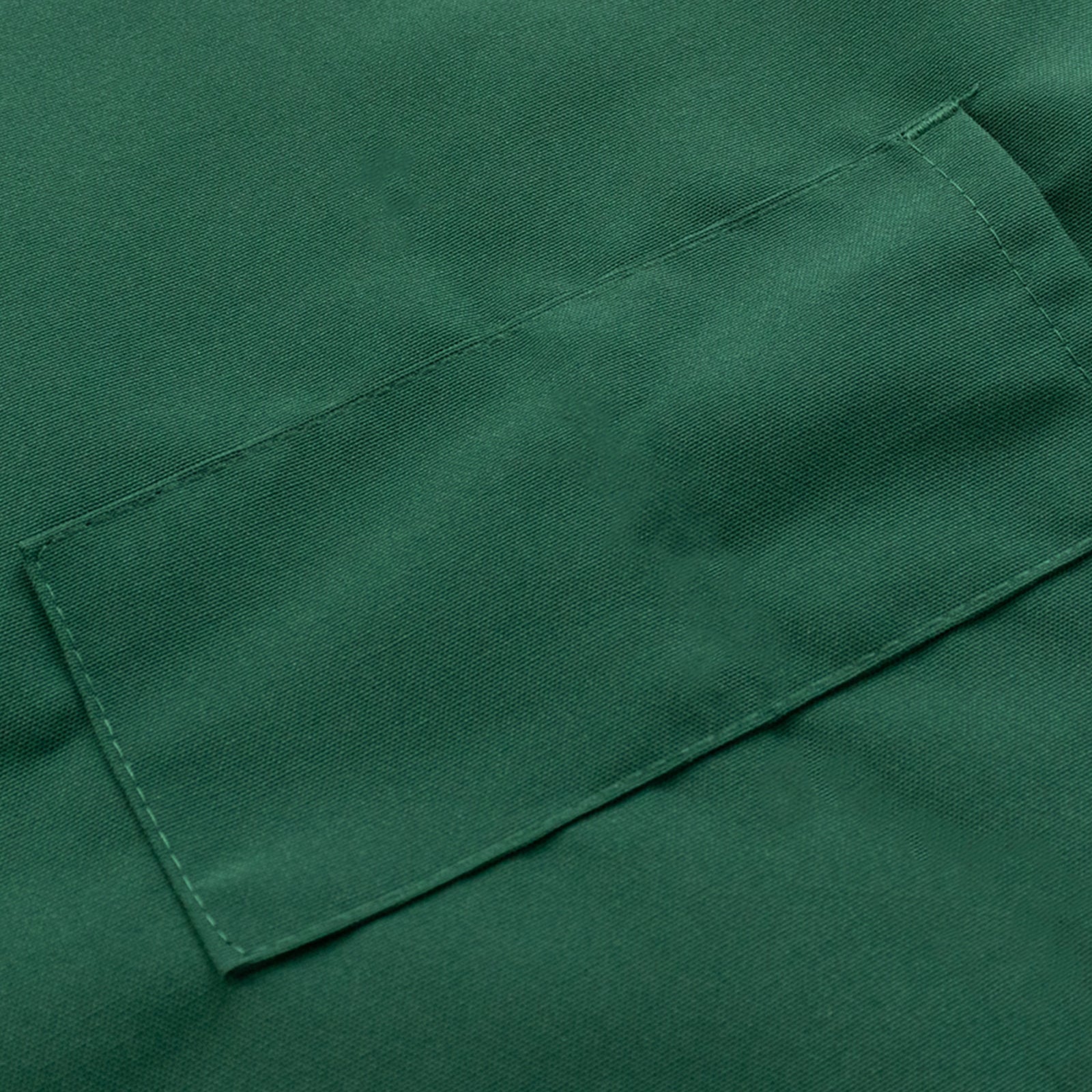 Hunter emerald green apron with adjustable neck and pockets.
