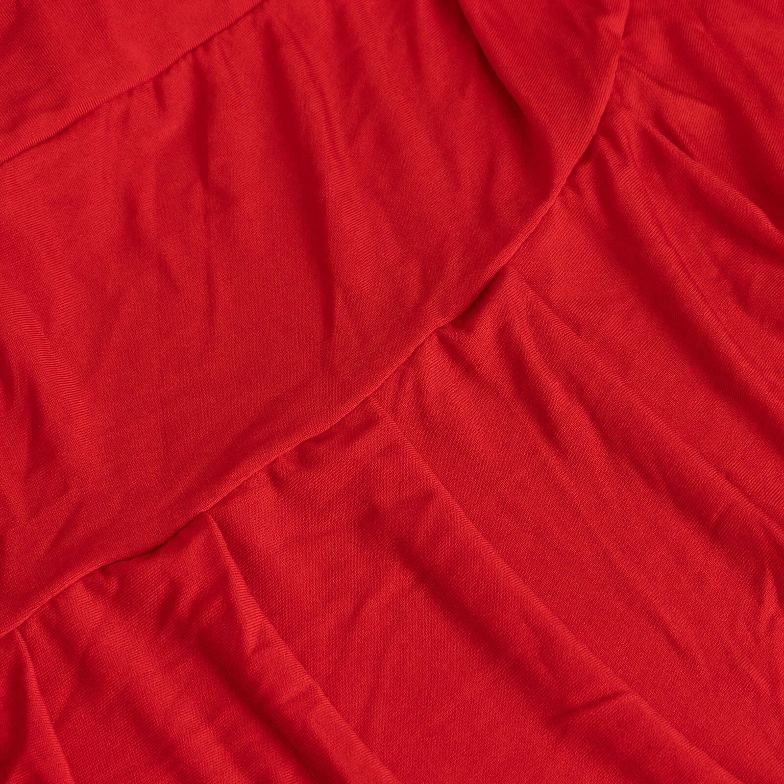 Red ruffle pleated spandex chair slipcover for banquets.