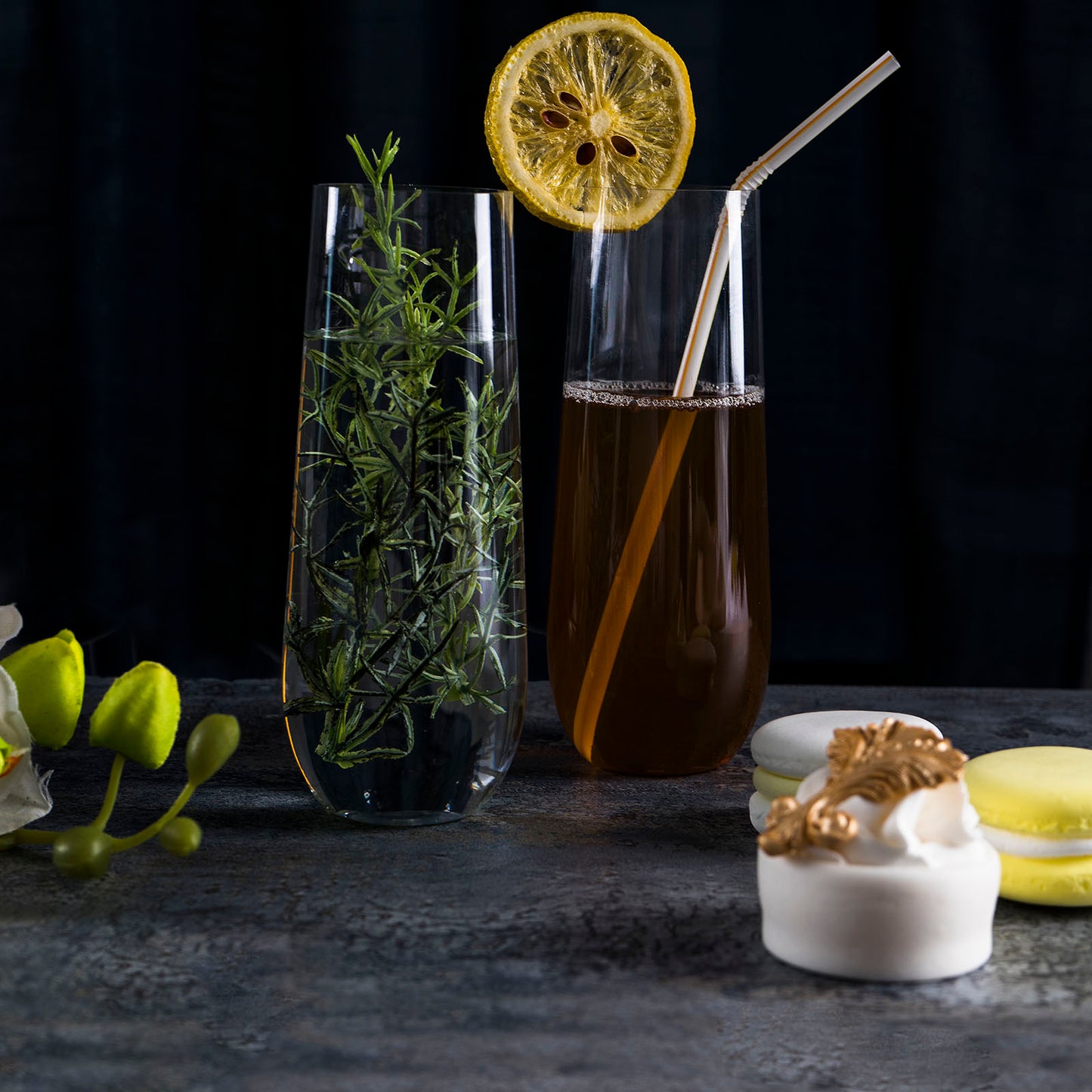 12 Pack Plastic Champagne Glasses in Clear, Reusable Lightweight Champagne Flutes 9oz