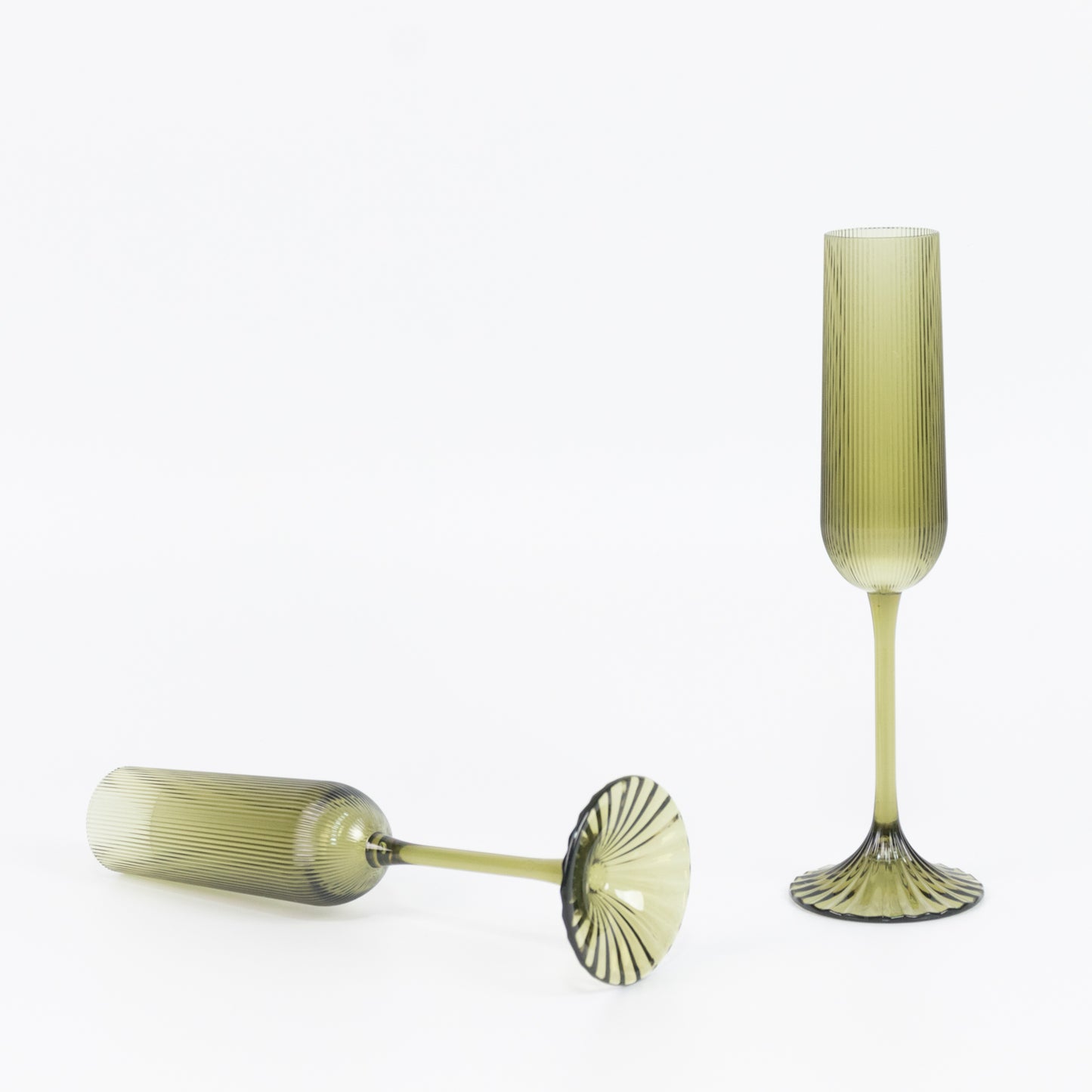 12 Pack 4oz Vintage Ribbed Champagne Flutes Transparent Dusty Sage Green – Disposable Plastic Toasti