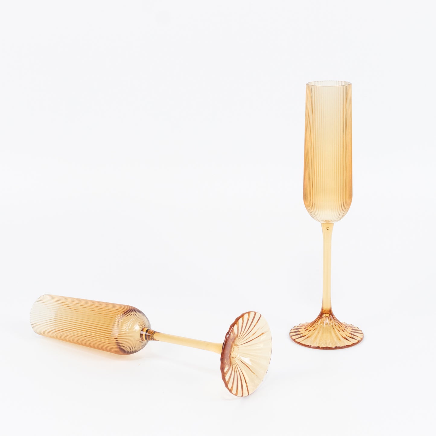 12 Pack 4oz Vintage Ribbed Champagne Flutes Amber Gold – Disposable Plastic Toasting Glasses