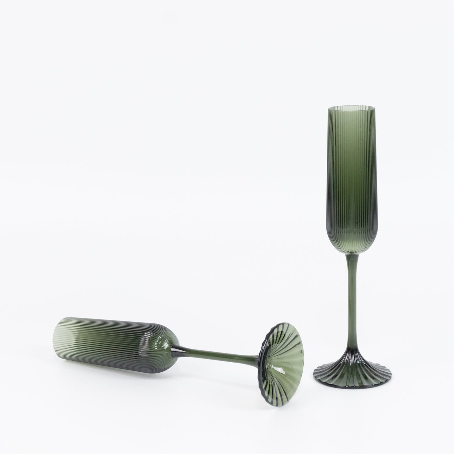 12 Pack 4oz Vintage Ribbed Champagne Flutes Hunter Emerald Green – Disposable Plastic Toasting Glass