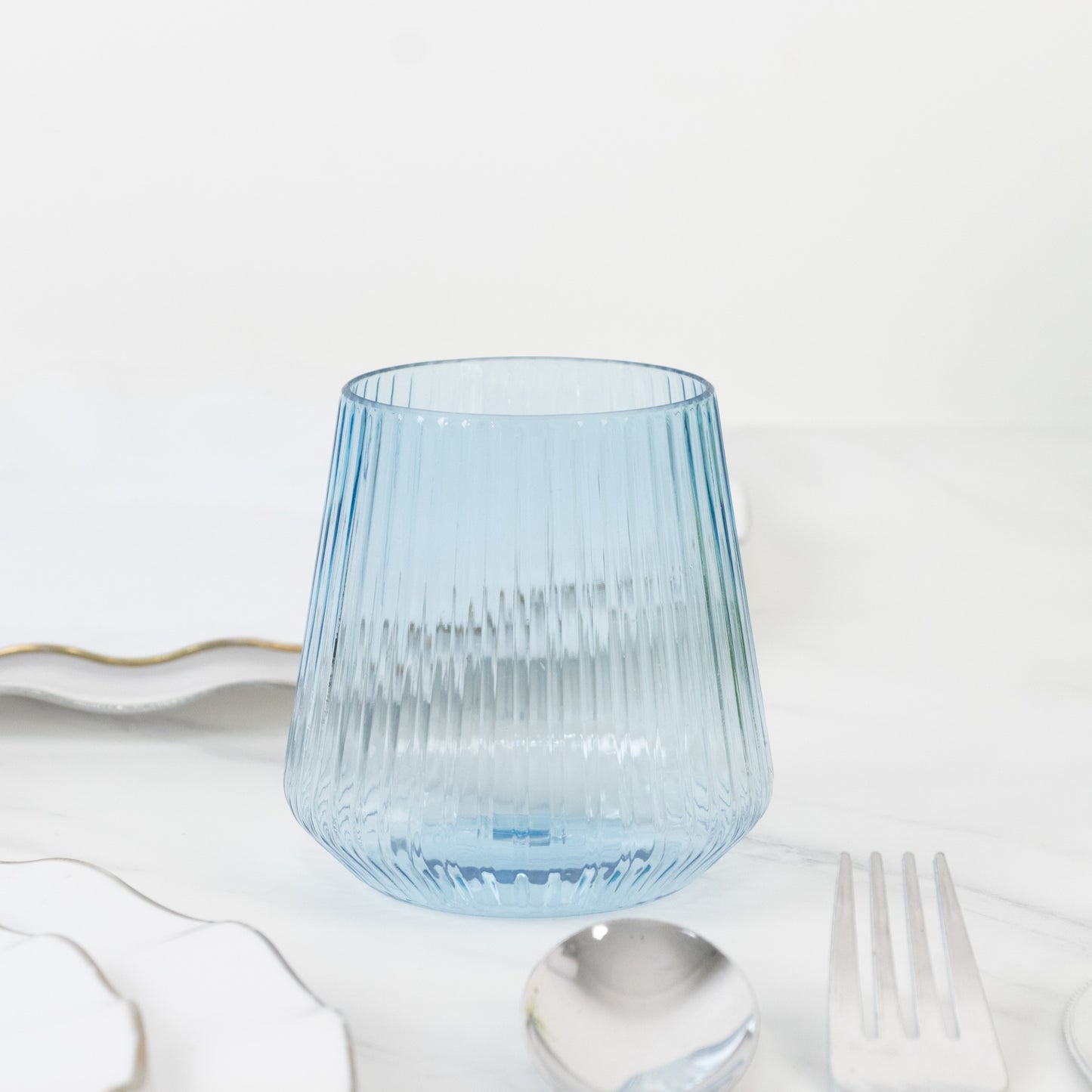 12-Pack Transparent Dusty Blue Plastic Stemless Wine Glasses – 12oz Ribbed Design, Reusable Shatterproof Cocktail Tumblers