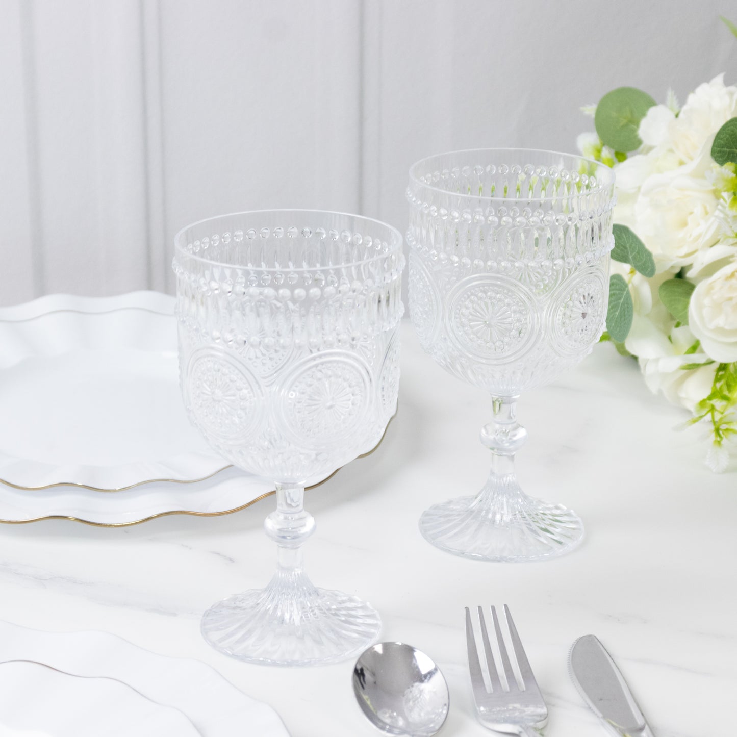 12 Pack Vintage Plastic Wine Goblets – 15oz Reusable Shatterproof Clear Embossed Floral Pattern Drinkware, Decorative Cups