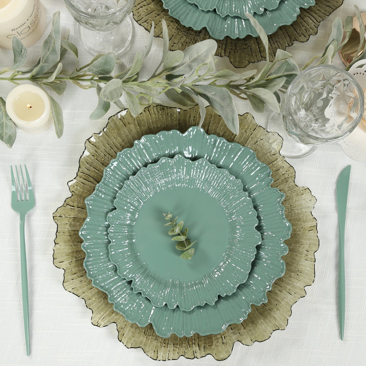 20-Pack 10" Plastic Dinner Plates – Dusty Sage Green Reef Design Party Plates – Elegant Disposable Tableware