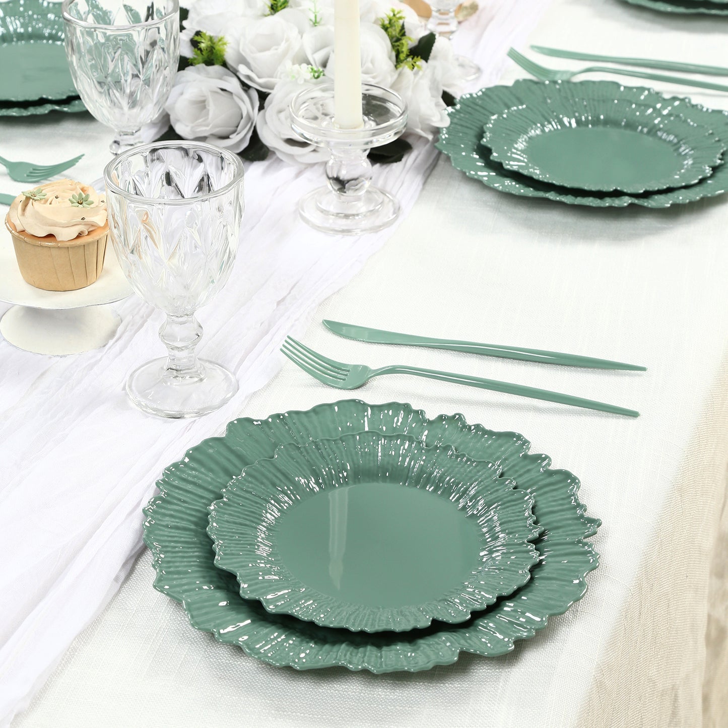 20-Pack 7" Plastic Dessert Plates – Dusty Sage Green Reef Design Appetizer Salad Party Plates – Elegant Disposable Tableware