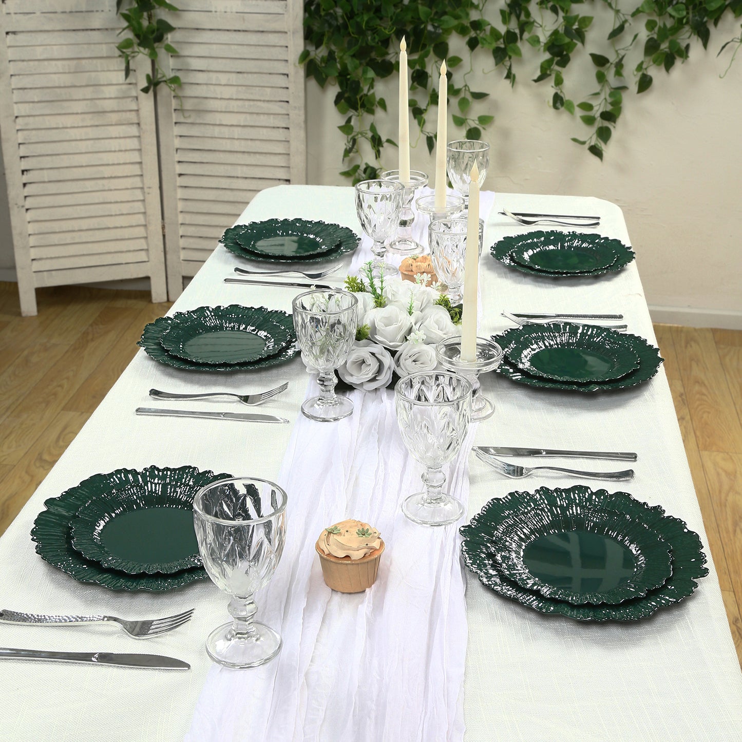 20-Pack 7" Plastic Dessert Plates – Hunter Emerald Green Reef Design Appetizer Salad Party Plates – Elegant Disposable Tableware