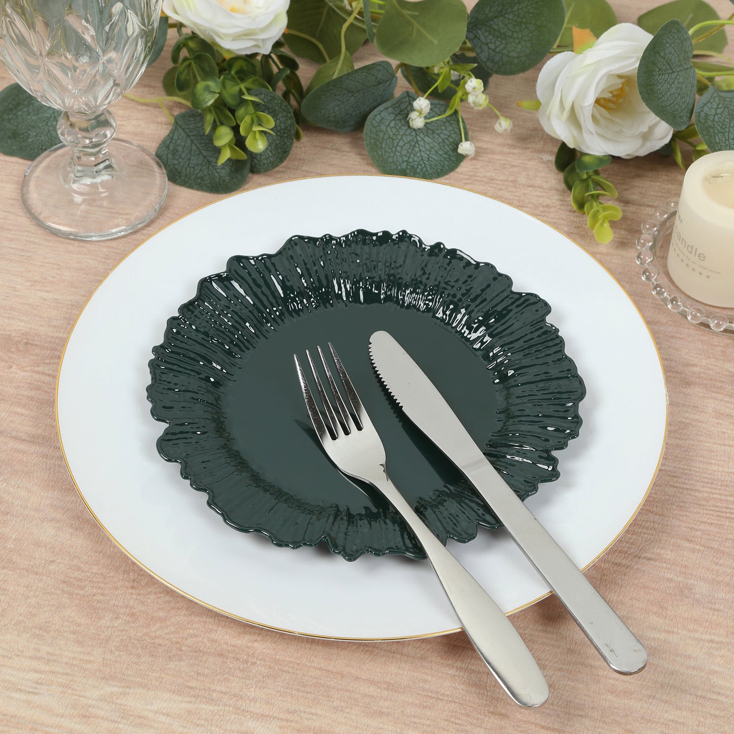 20-Pack 7" Plastic Dessert Plates – Hunter Emerald Green Reef Design Appetizer Salad Party Plates – Elegant Disposable Tableware