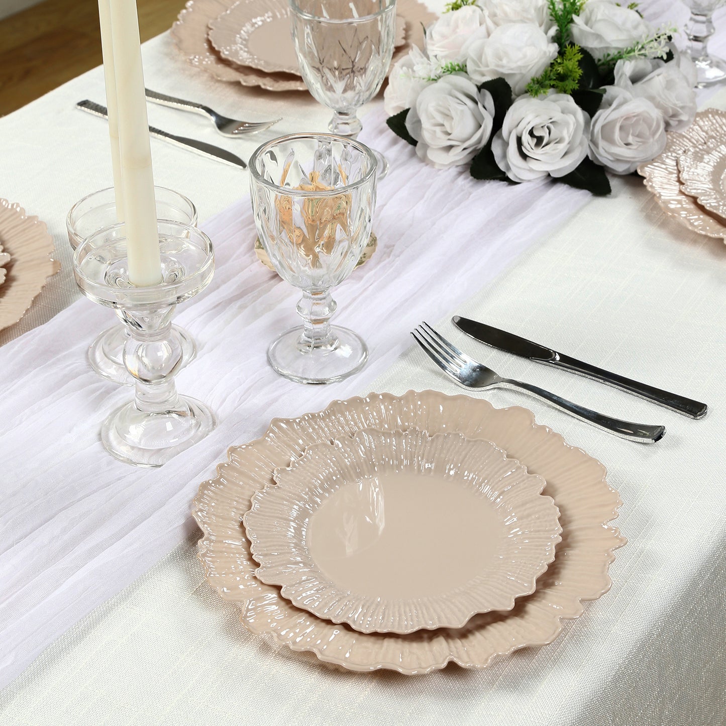 20-Pack 7" Plastic Dessert Plates – Taupe Reef Design Appetizer Salad Party Plates – Elegant Disposable Tableware