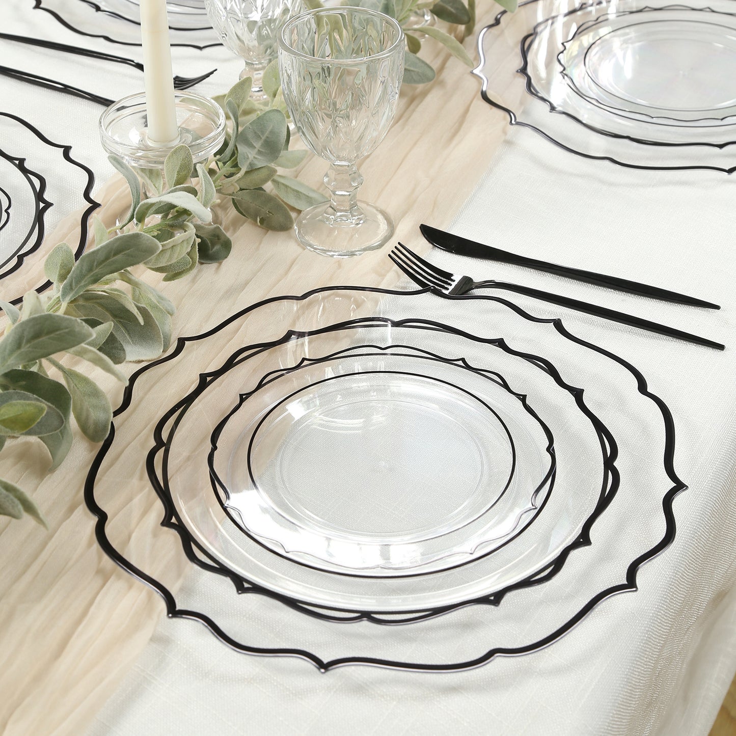 10-Pack Plastic 10" Round Dinner Plates in Clear with Black Scalloped Rim - Disposable Party Plates