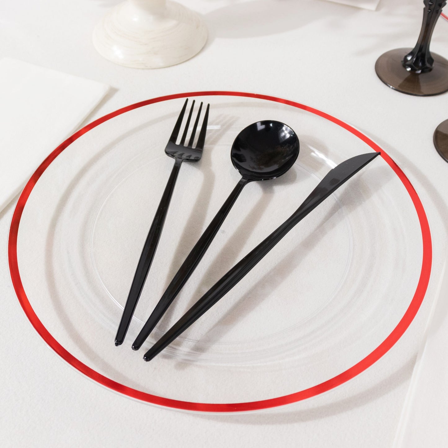 10 Pack Clear Regal Disposable Party Plates With Red Rim, 10" Round Plastic Dinner Plates