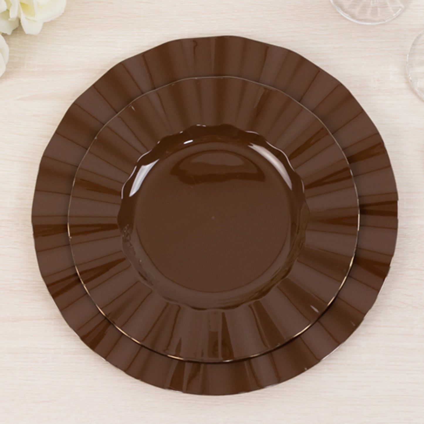 Cinnamon brown heavy-duty disposable dinner plates with gold rim.
