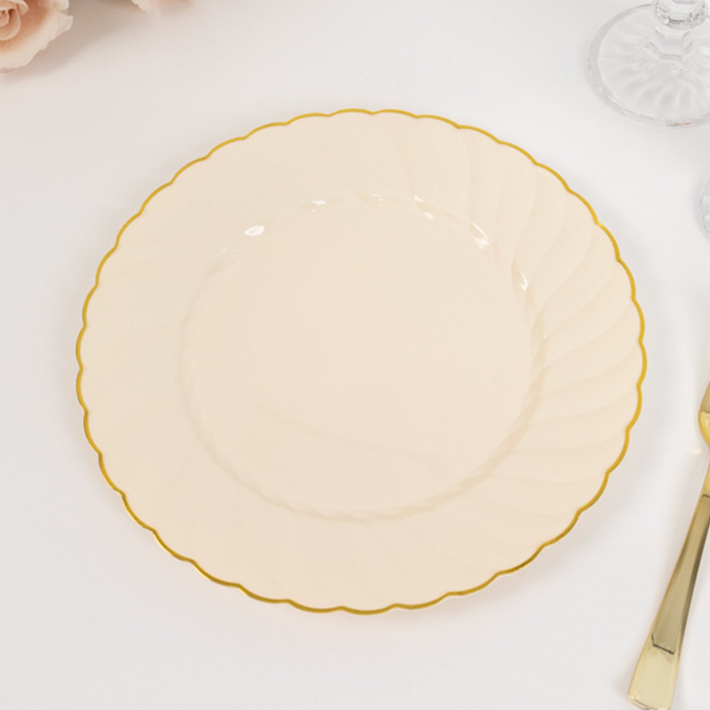 10 Pack | 10" Ivory / Gold Flair Rim Plastic Dinner Plates, Round Disposable Party Plates