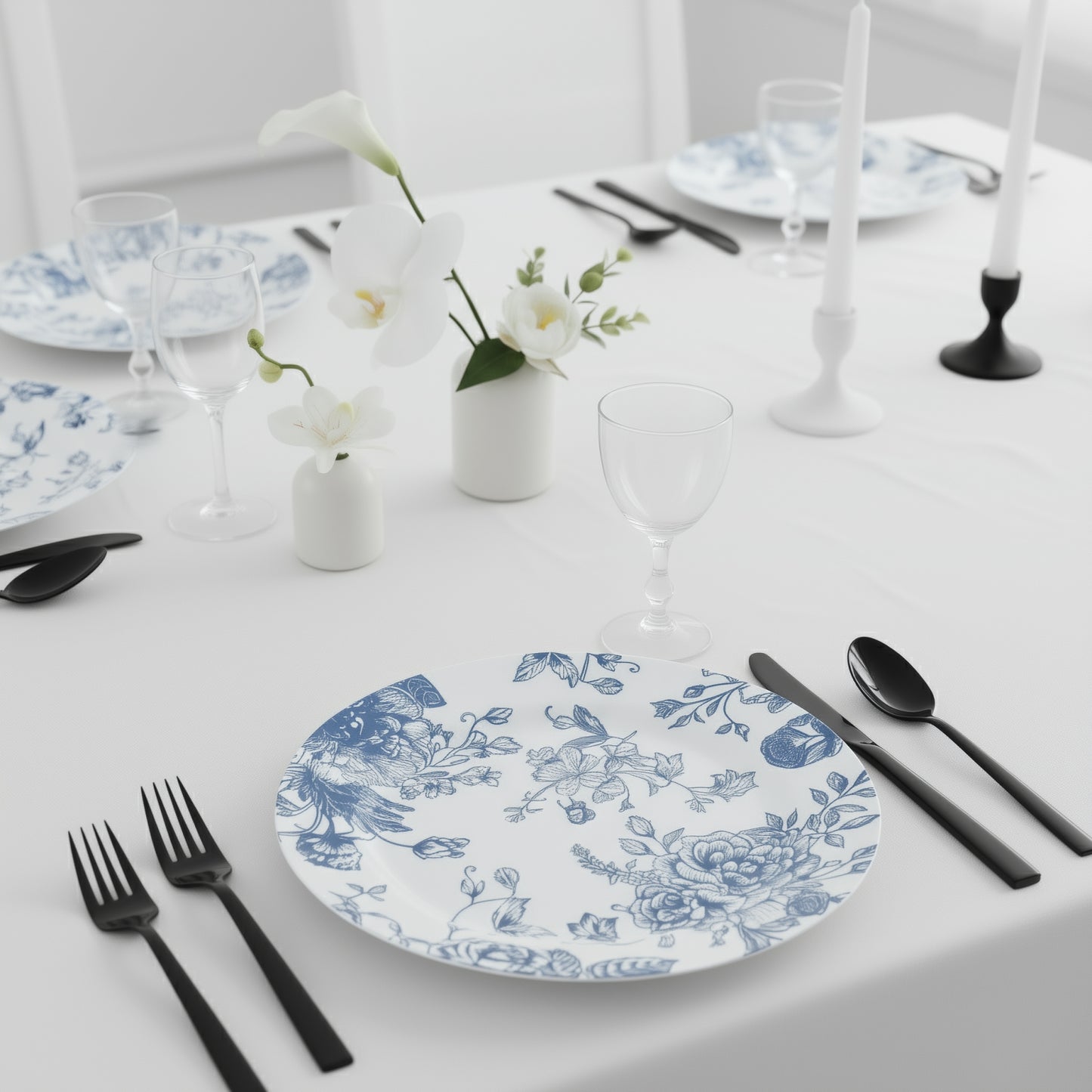 10-Pack French Toile Plastic Party Plates – Blue & White Floral, 10" Round Disposable Dinner Plates