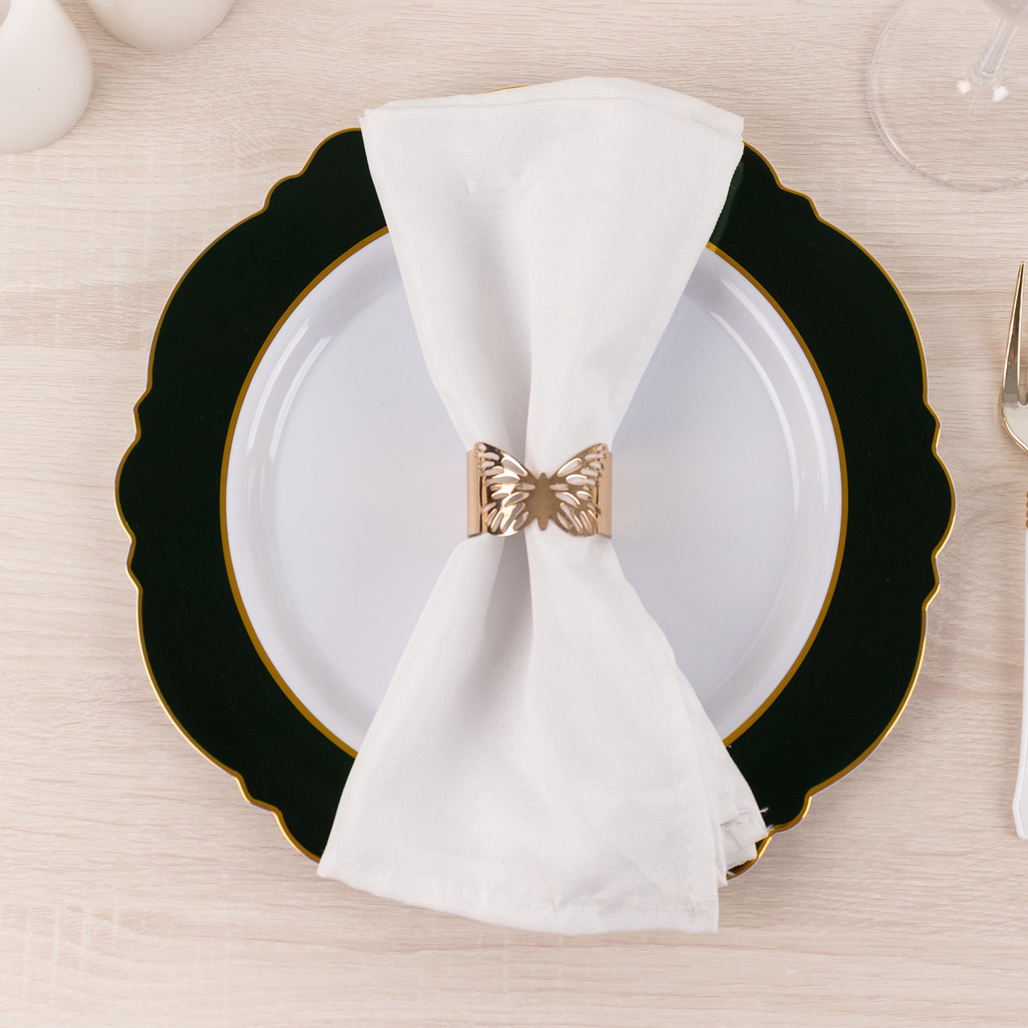 10 Pack | 10" Hunter Emerald Green / White Disposable Dinner Plates With Round Blossom Design, Plastic Party Plates With Gold Rim