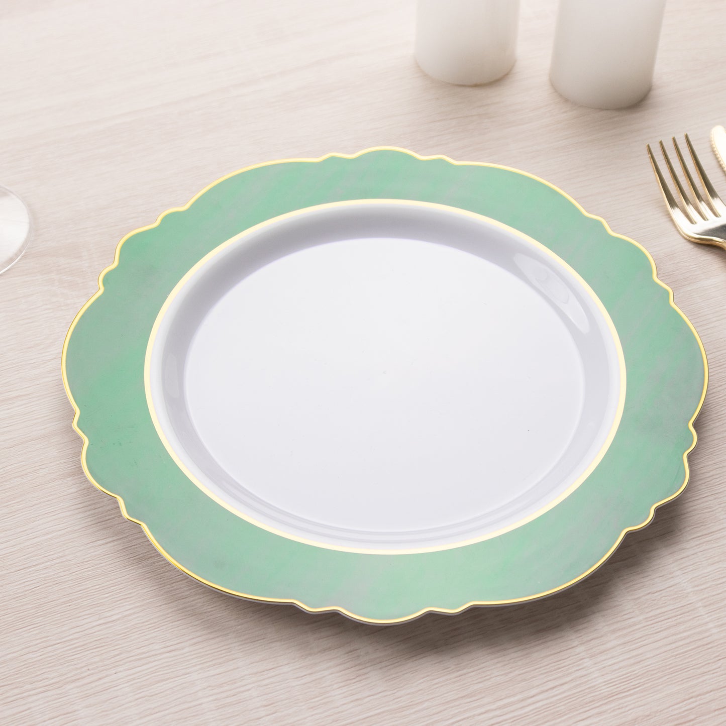 10 Pack | 10" Hunter Emerald Green / White Disposable Dinner Plates With Round Blossom Design, Plastic Party Plates With Gold Rim