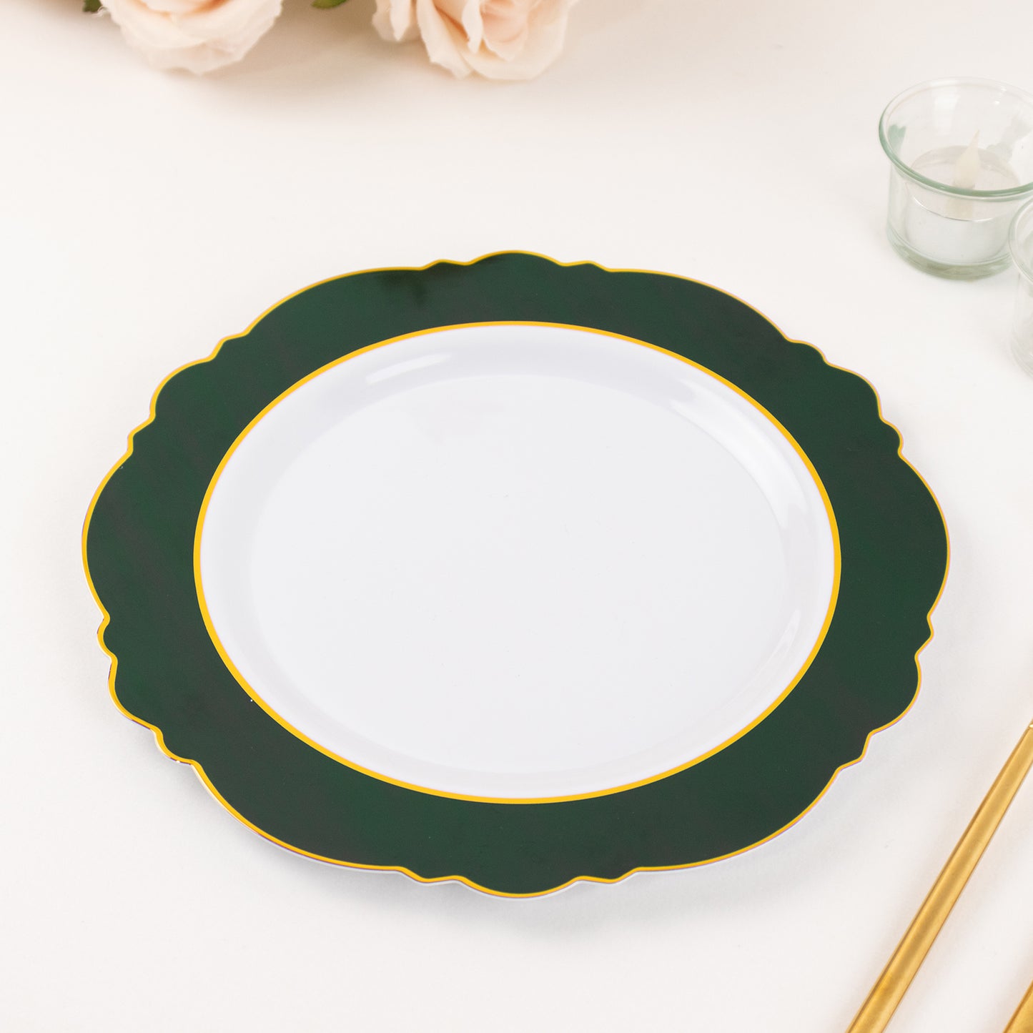 10 Pack | 10" Hunter Emerald Green / White Disposable Dinner Plates With Round Blossom Design, Plastic Party Plates With Gold Rim