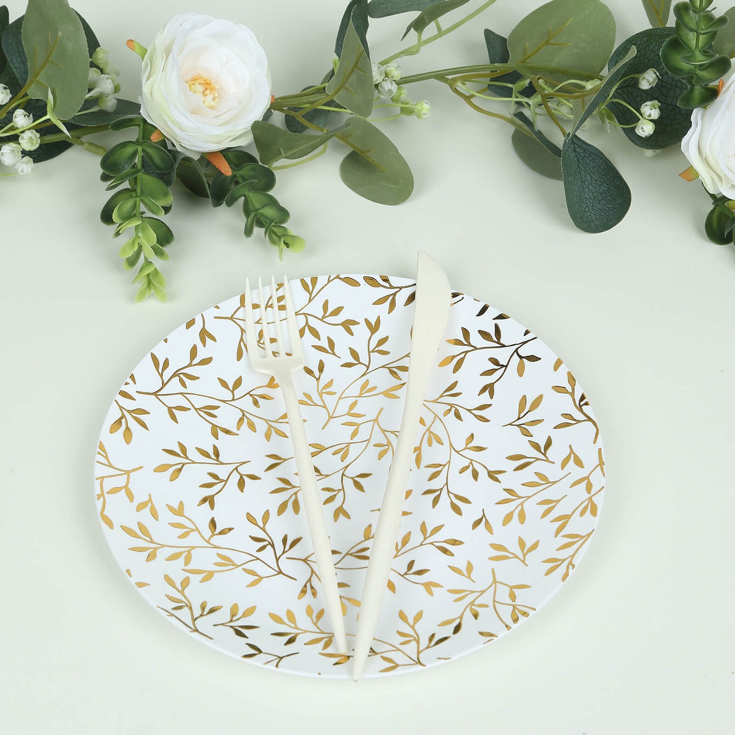 10 Pack White Round Plastic Dessert Plates with Gold Leaf Design, 8" Heavy Duty Disposable Salad Party Plates