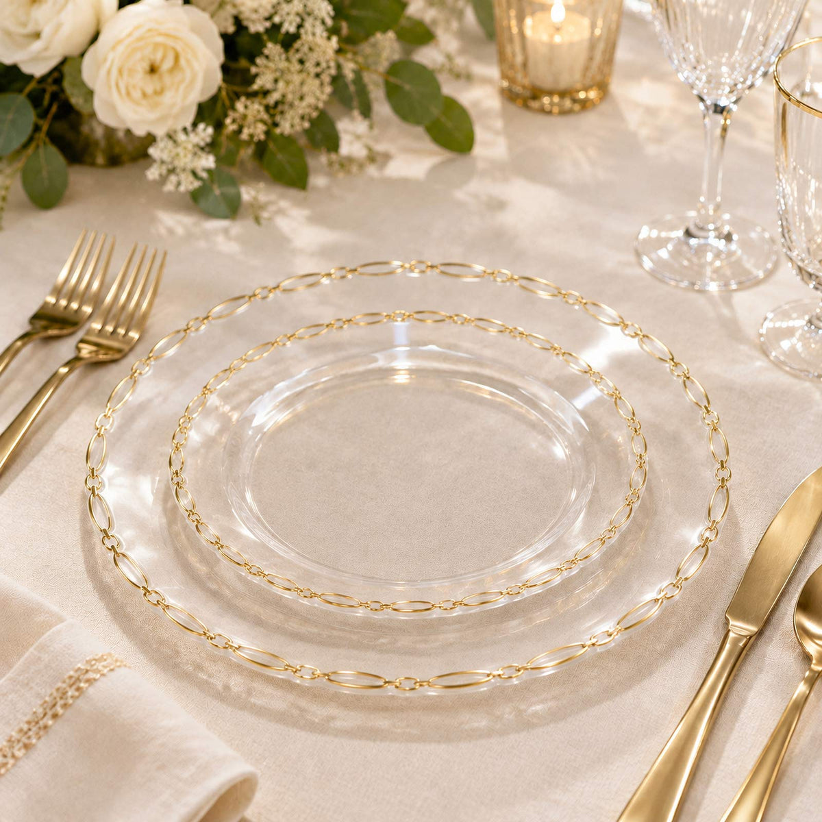 20 Pack Clear Plastic Dessert Plates, 7" Round with Gold Interlocking Chain Rim - Disposable Appetiz