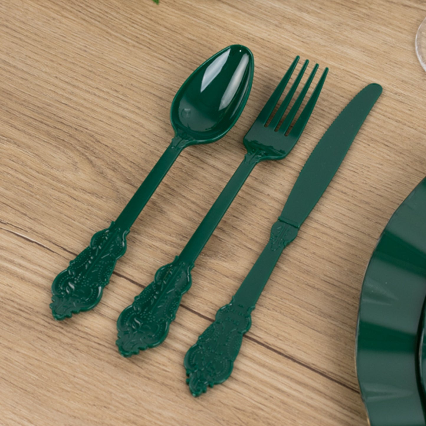 72 Pcs Hunter Emerald Green Plastic Silverware Set in Baroque Style, Heavy Duty Disposable Utensils - Knife, Fork and Spoon Set