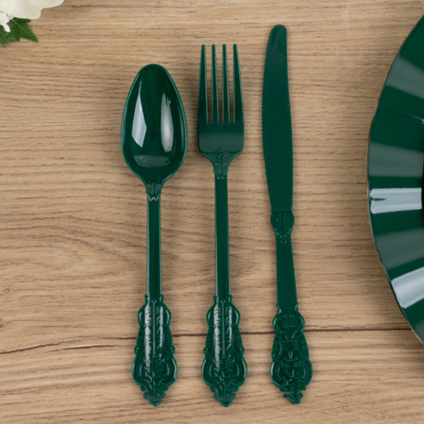 72 Pcs Hunter Emerald Green Plastic Silverware Set in Baroque Style, Heavy Duty Disposable Utensils - Knife, Fork and Spoon Set