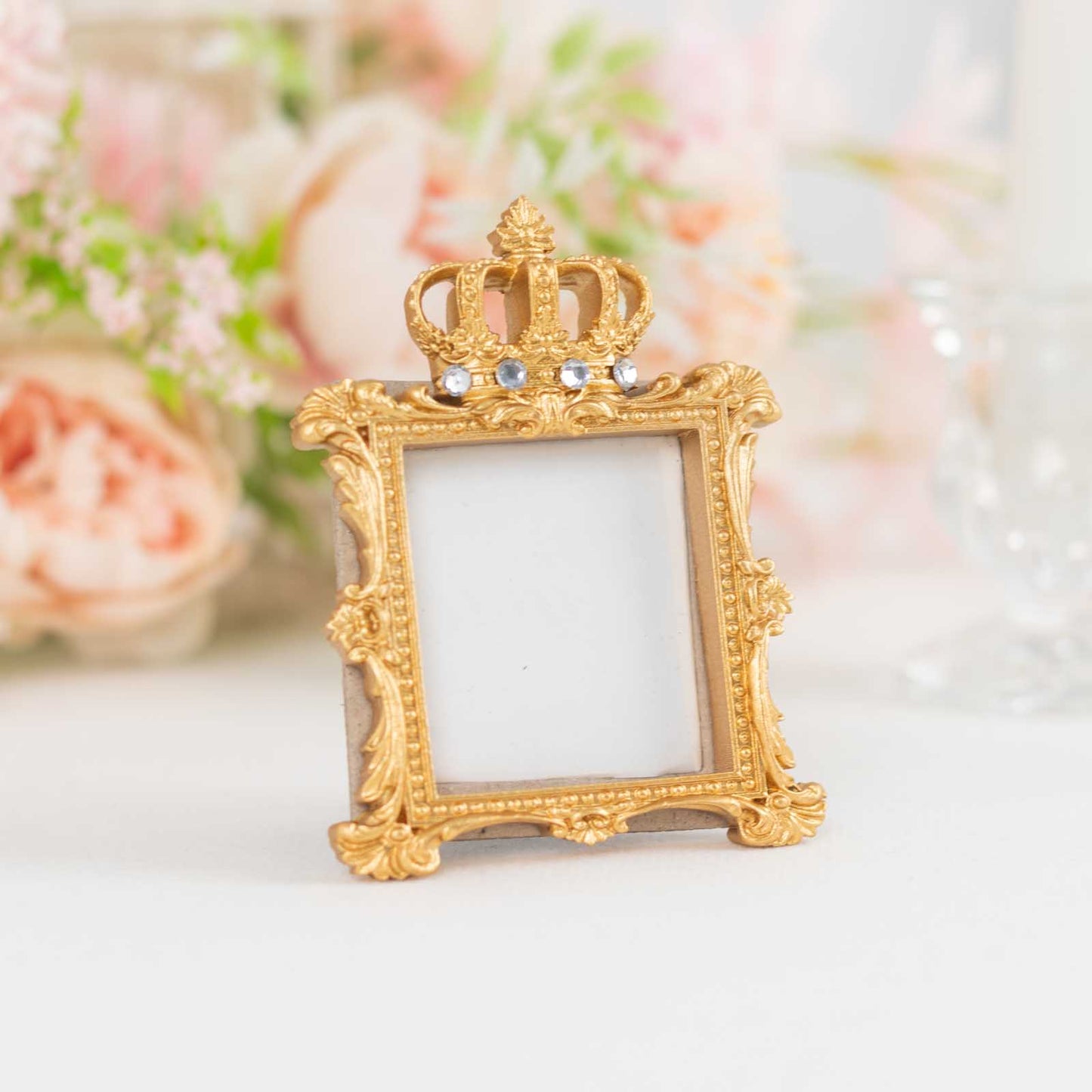 4 Pack Gold Resin Royal Crown Square Picture Frame Party Favors, 3.5" Vintage Wedding Place Card Holders