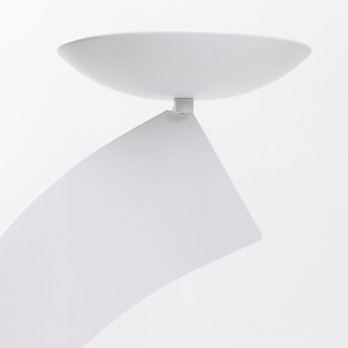 2 Pack White Metal Floral Centerpiece Stands – Spiral Ribbon Design, 32" Tall with 7" Top Tray