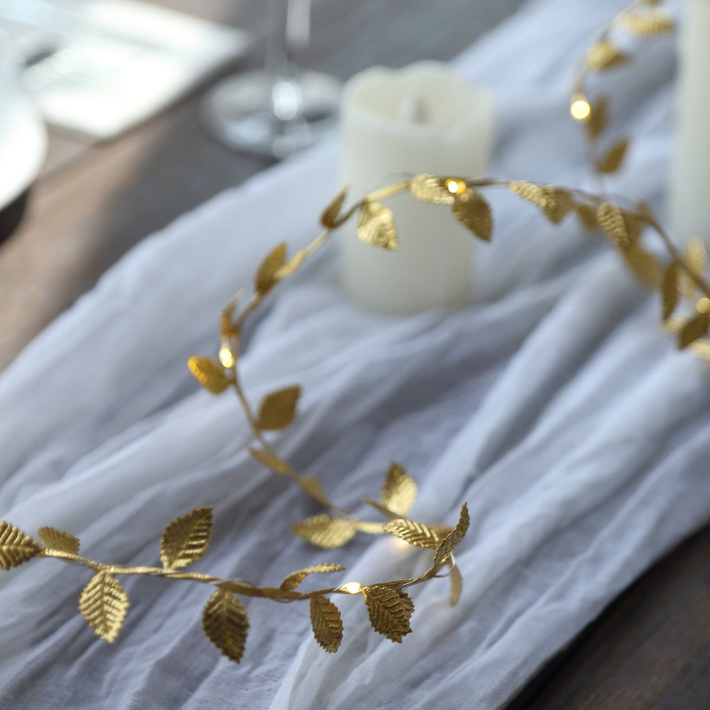 15ft Warm White 40 LED Metallic Gold Leaf String Lights Hanging Vine, Decorative Battery Operated Fairy Lights Rose Leaf Garland