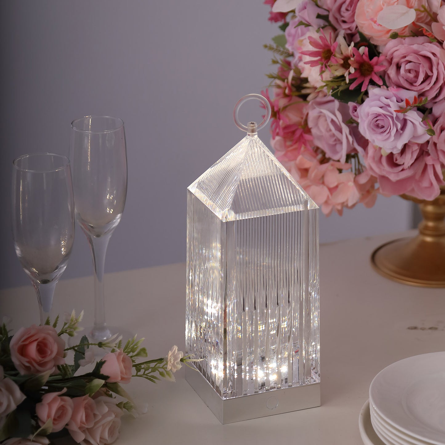 Clear LED crystal lantern table lamp with touch control.