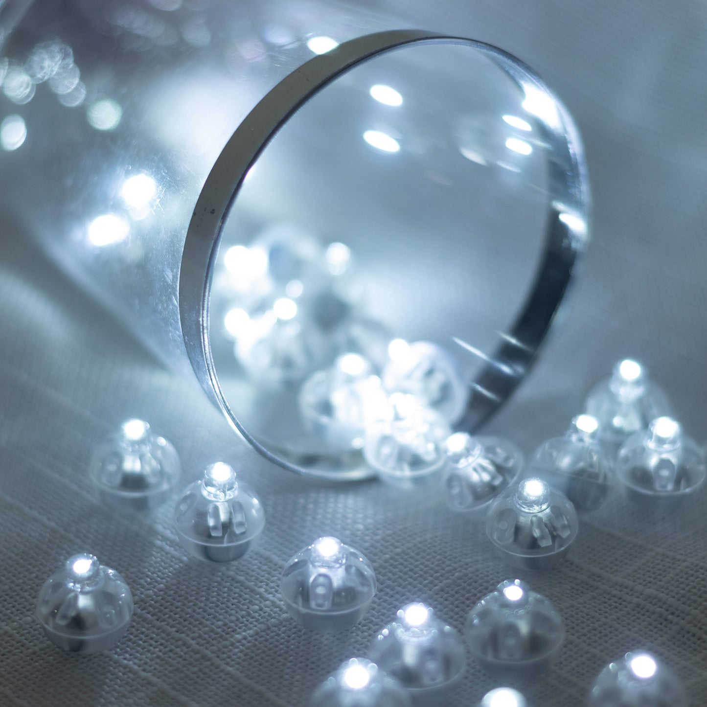 White round mini LED balls, waterproof battery-operated balloon lights.
