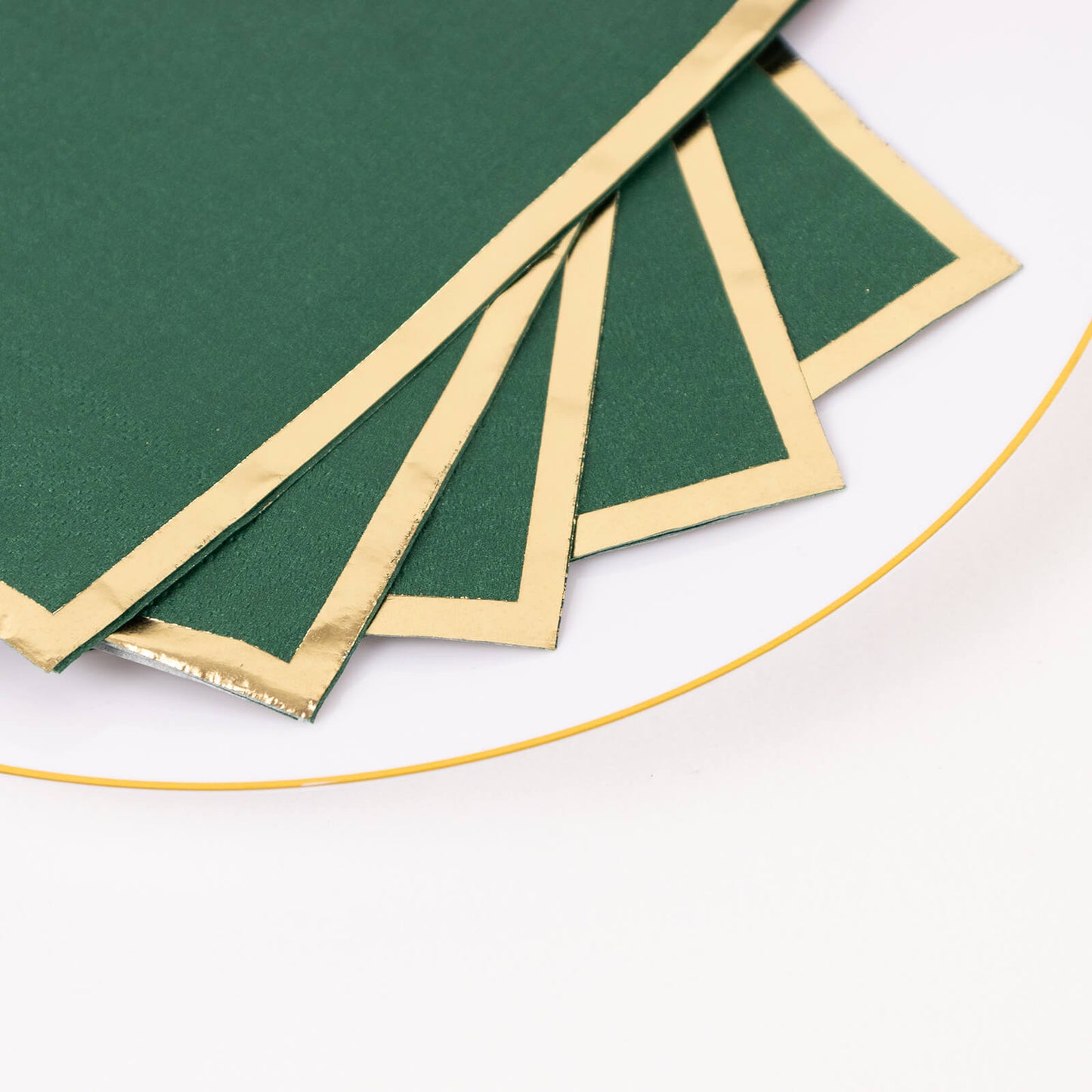 50 Pack Hunter Emerald Green Soft 2 Ply Disposable Party Napkins with Gold Foil Edge, Dinner Paper Napkins