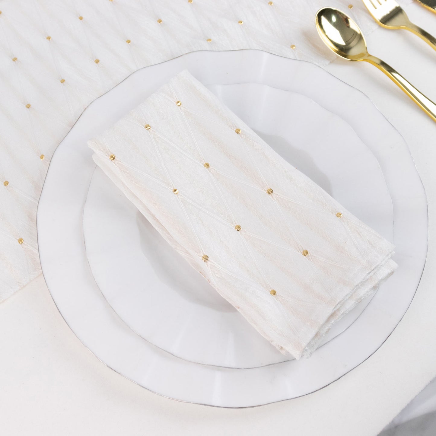 5 Pack Jacquard Cloth Napkins White, 17"x17" - Diamond Trellis with Gold Accent Dots