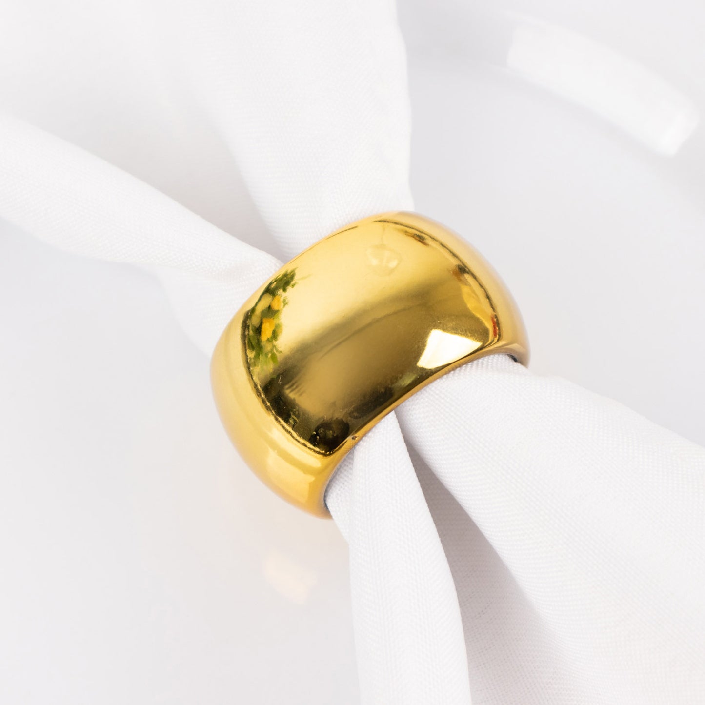 Pack Of 4 Gold Acrylic Napkin Rings#whtbkgd