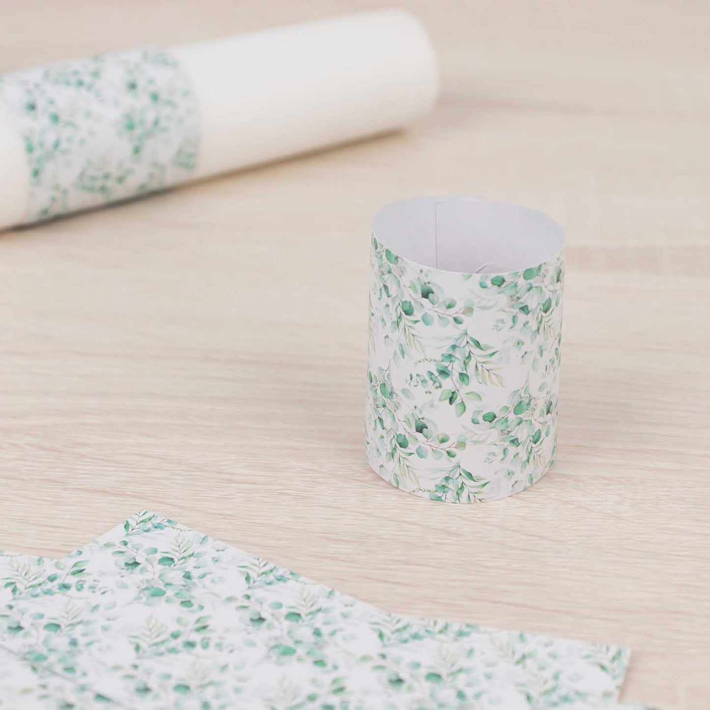 50 Pack White Green Paper Napkin Holder Bands with Eucalyptus Leaves, Disposable Napkin Rings - 1.5"