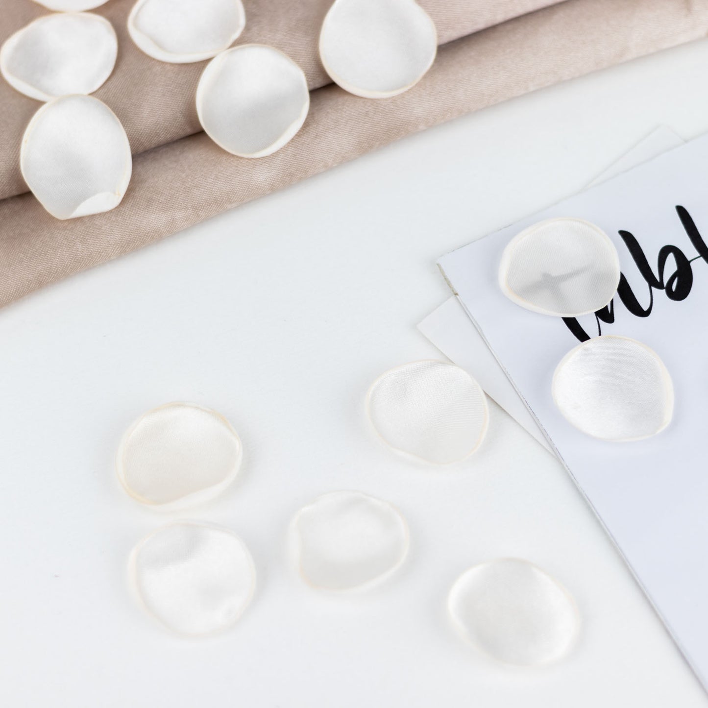 400 Pack | Shiny Ivory Silk Rose Petals, Artificial Flower Petal Round Table Confetti