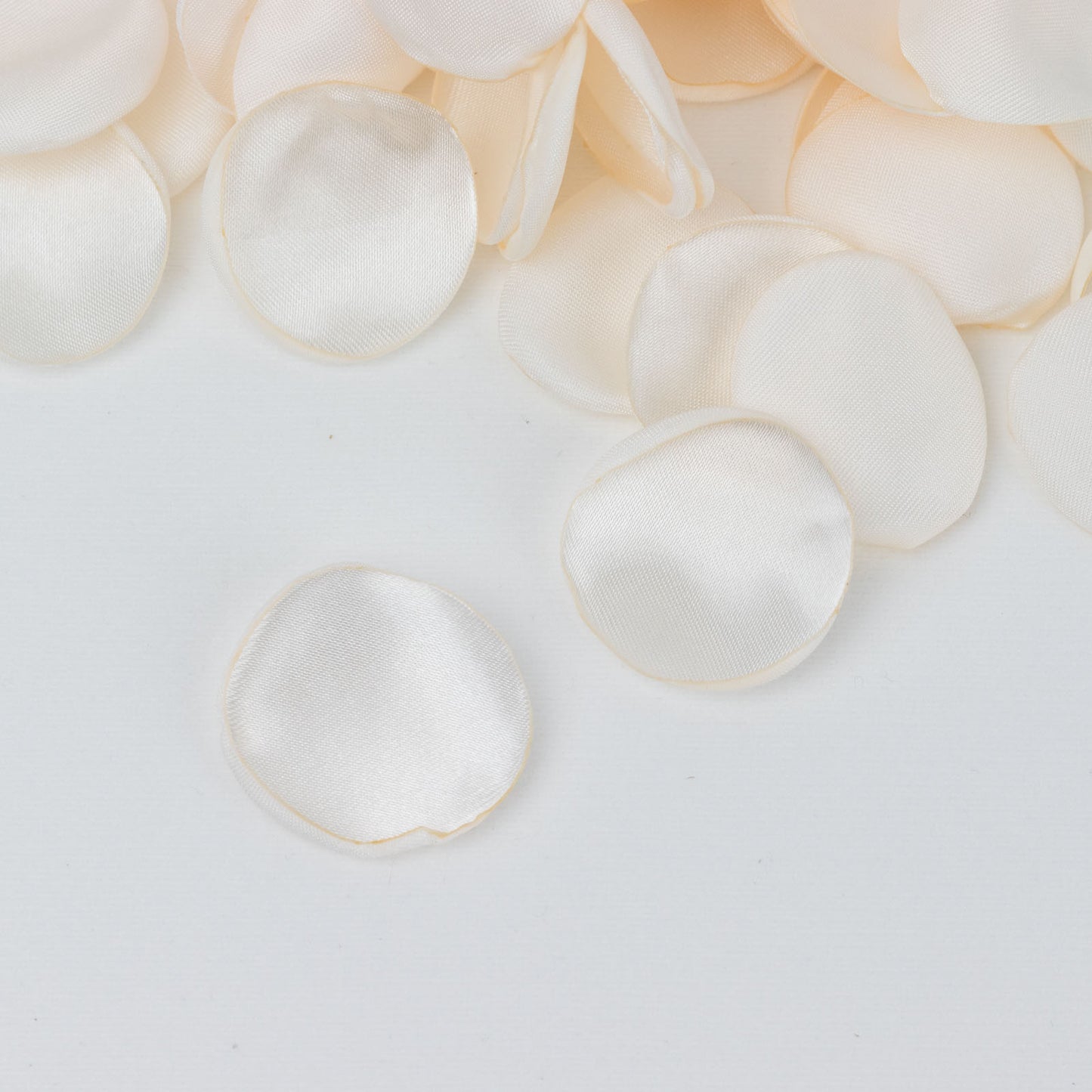 400 Pack | Shiny Ivory Silk Rose Petals, Artificial Flower Petal Round Table Confetti