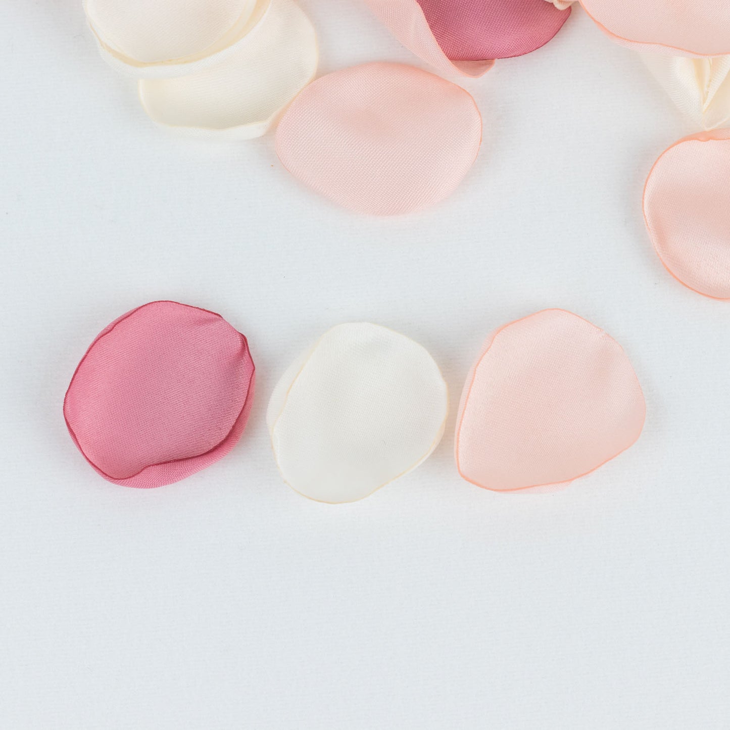 400 Pack Matte Blush Ivory Mix Silk Rose Petals, Artificial Flower Petal Round Table Confetti