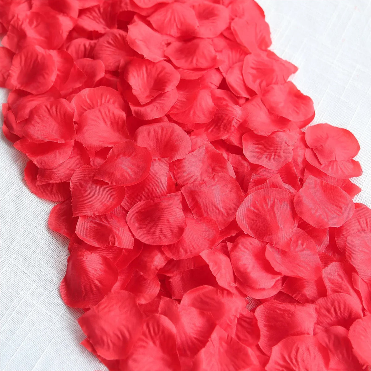 2000 Pack Silk Rose Petals Confetti, Red – Round Decorative Scatters for Tables