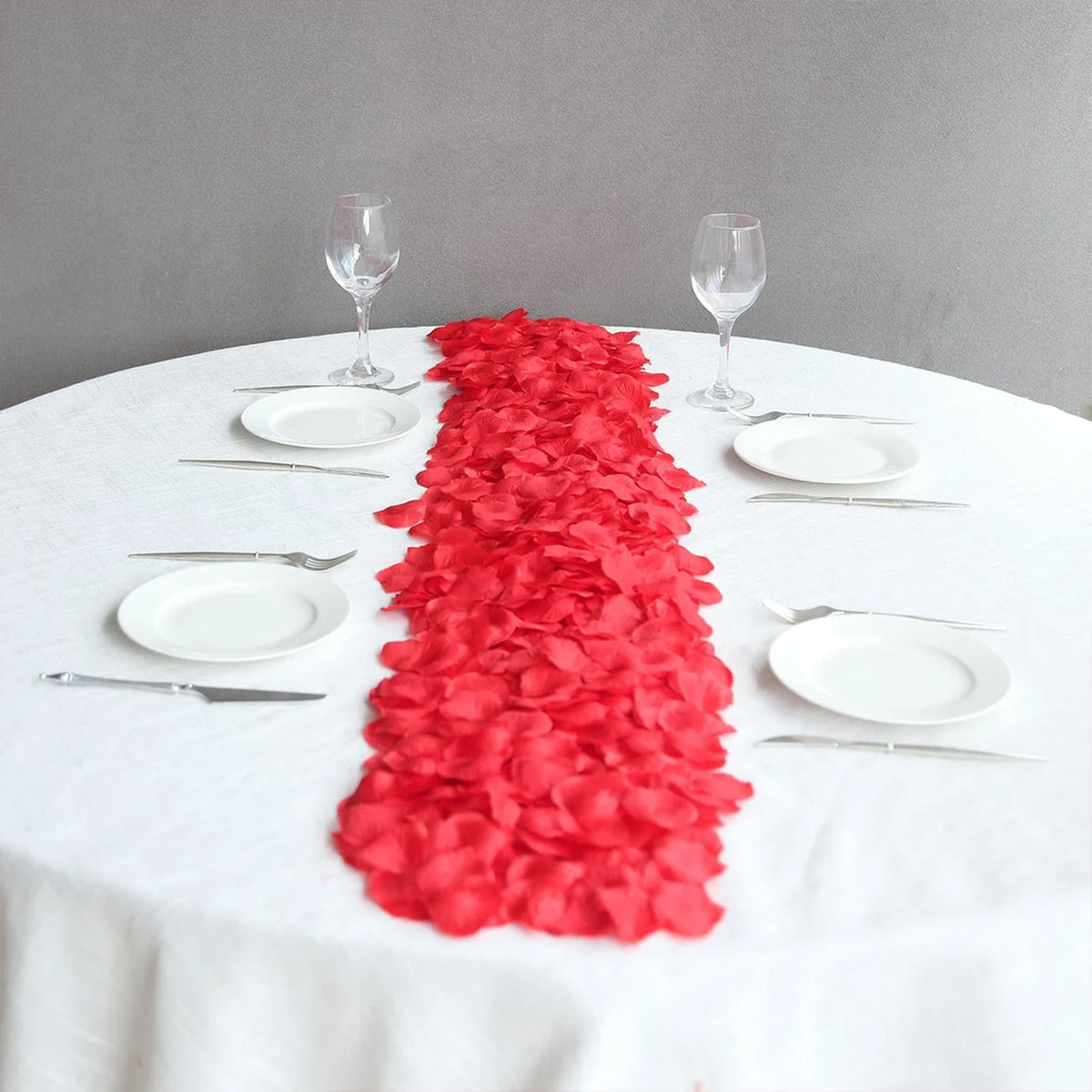 2000 Pack Silk Rose Petals Confetti, Red – Round Decorative Scatters for Tables