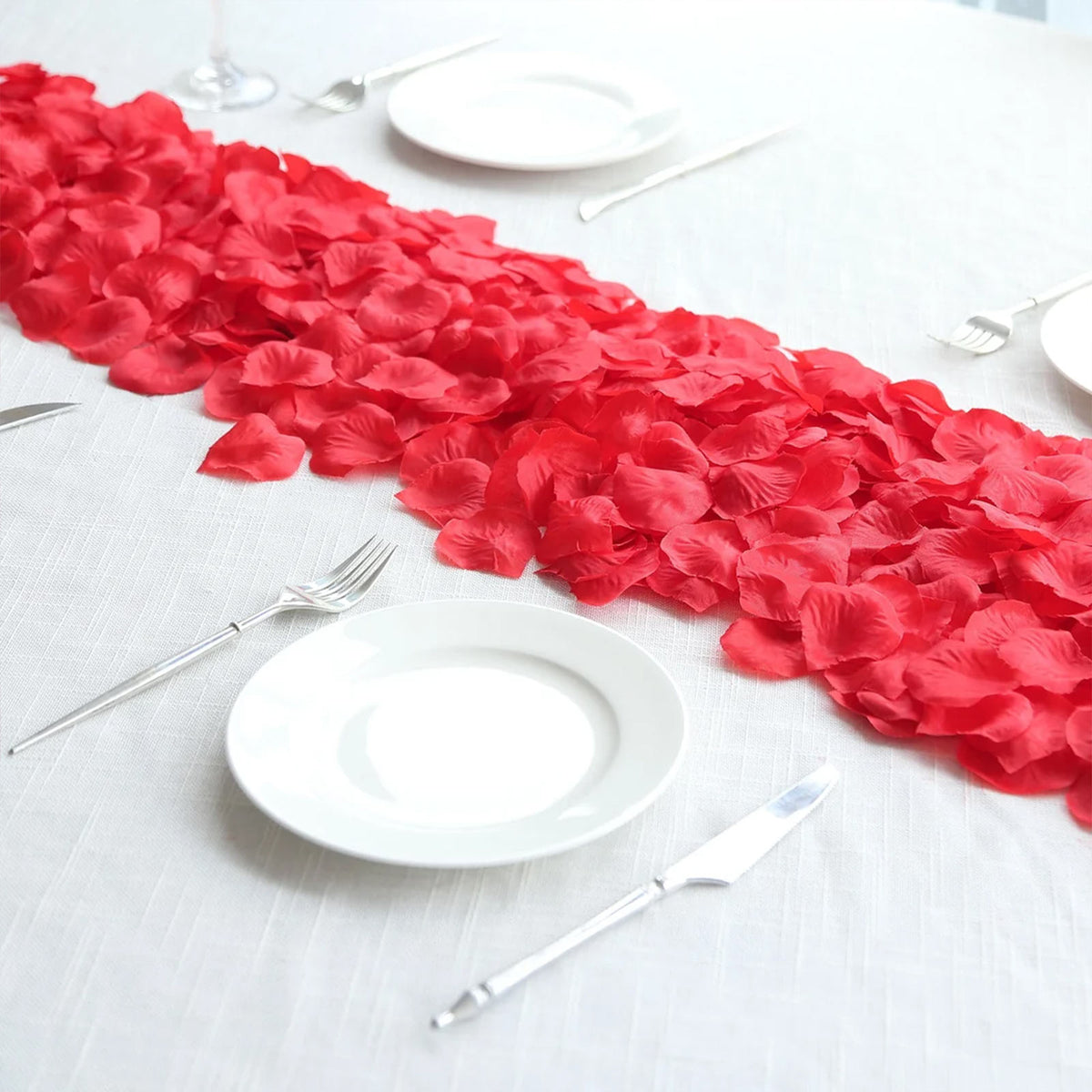 2000 Pack Silk Rose Petals Confetti, Red – Round Decorative Scatters for Tables